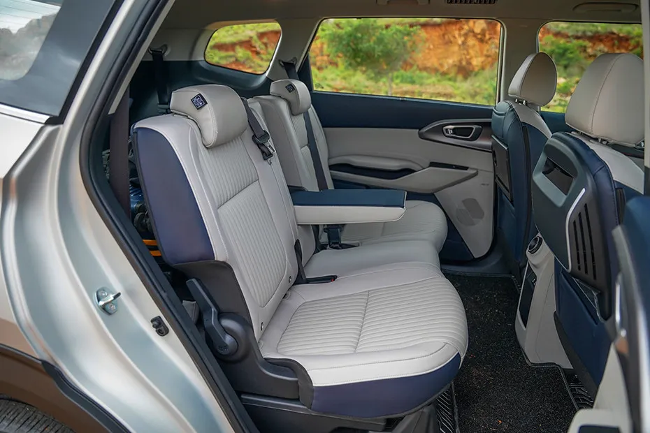 Kia Carens Clavis EV Rear Seats With Arm Rest