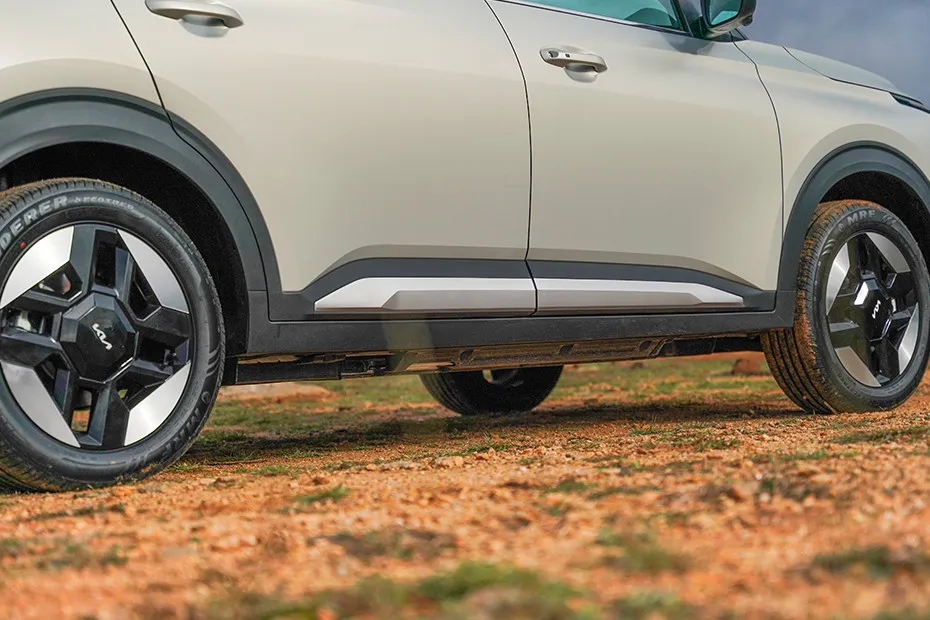 Kia Carens Clavis EV Side Skirt
