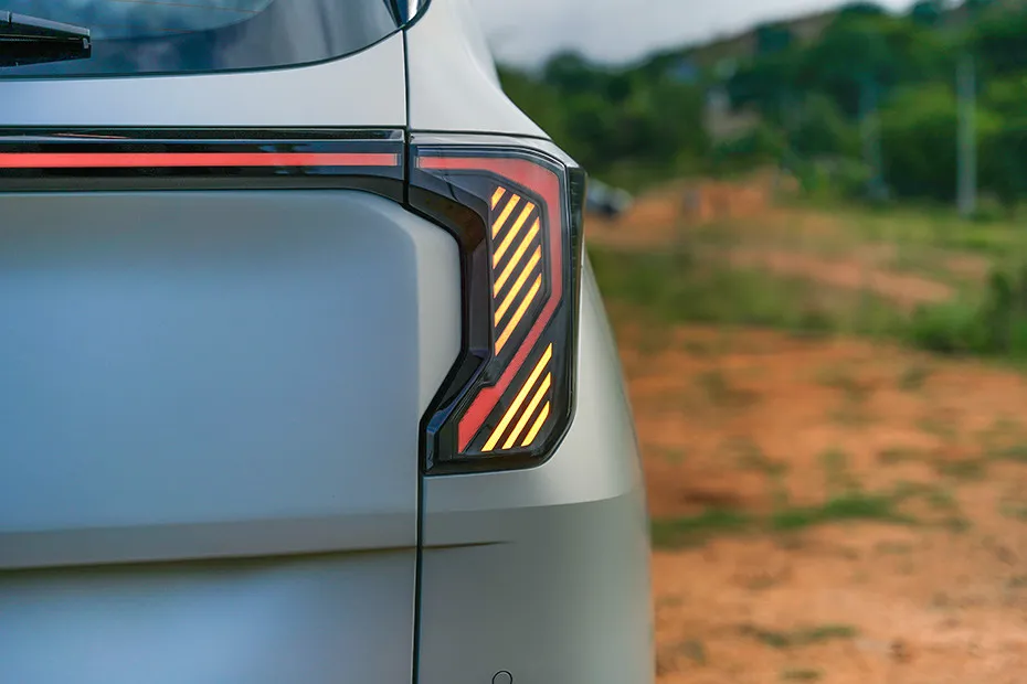 Kia Carens Clavis EV Turn Indicator (Rear)
