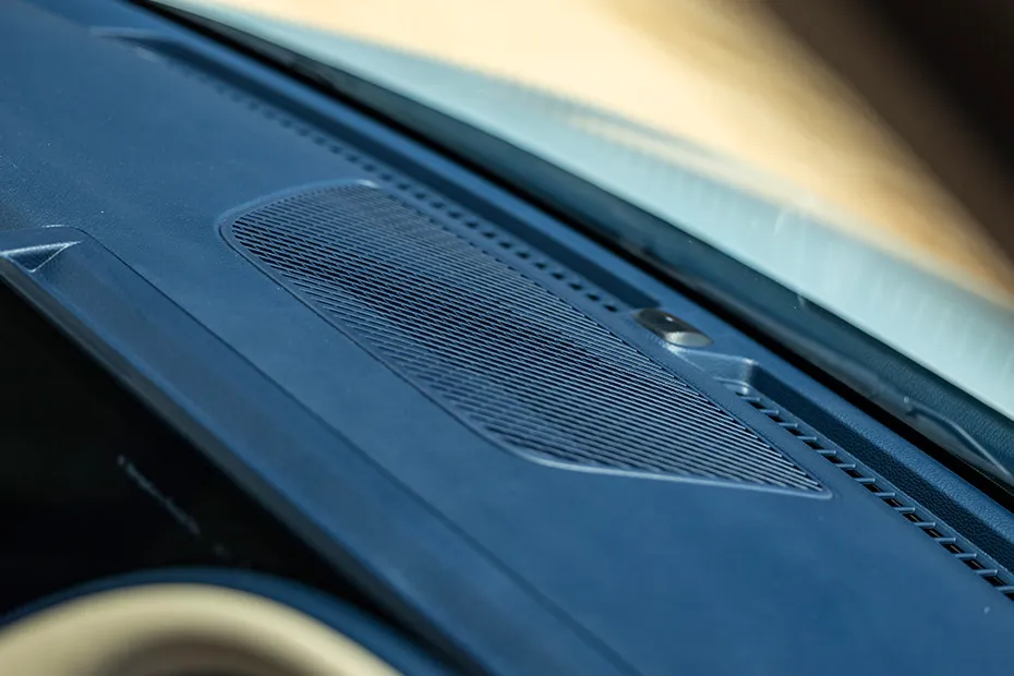 Kia Carens Clavis Front Central Speaker