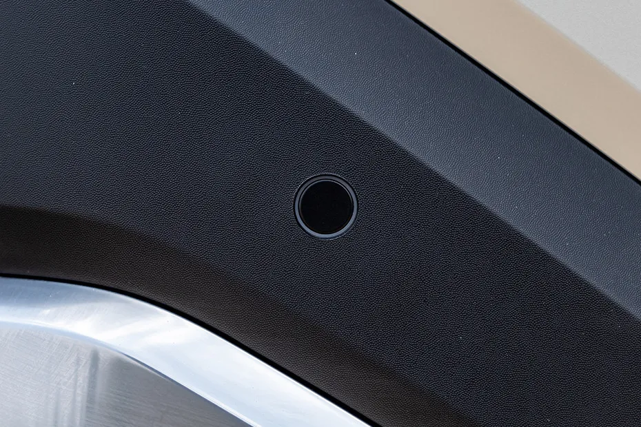 Kia Carens Clavis Rear Parking Sensors