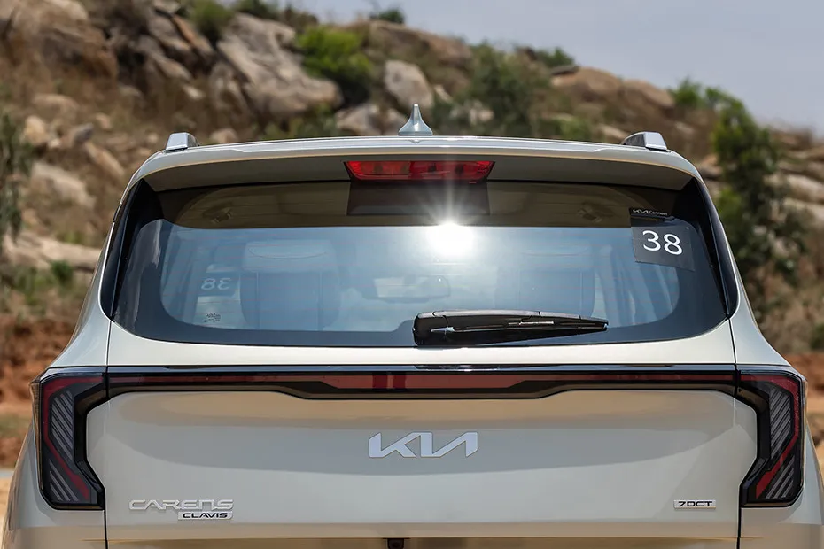 Kia Carens Clavis Rear Windshield