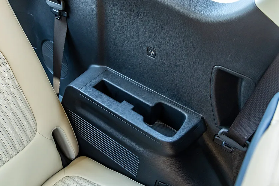 Kia Carens Clavis Third Row Storage