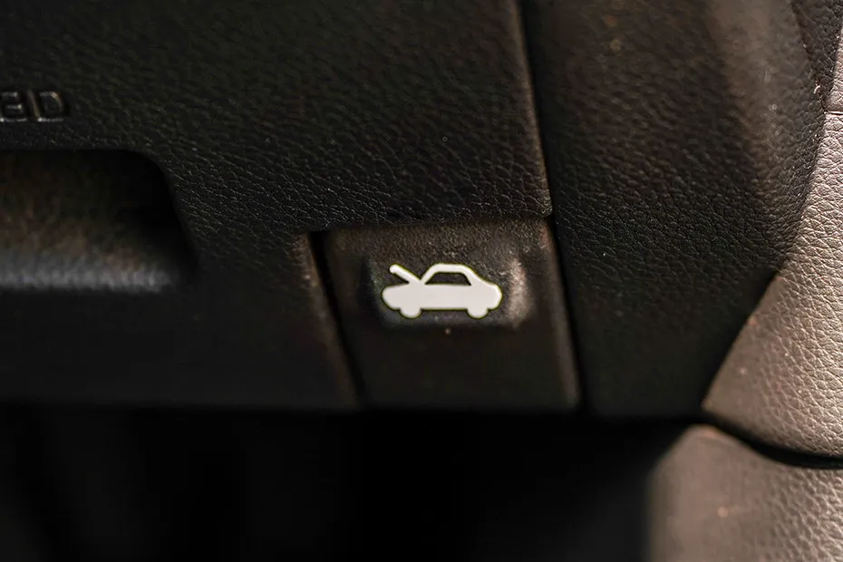 Kia Sonet Bonnet Release Lever