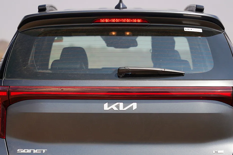 Kia Sonet Rear Windshield