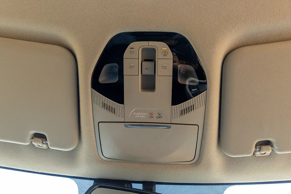 Kia Syros Cabin Light (Front)