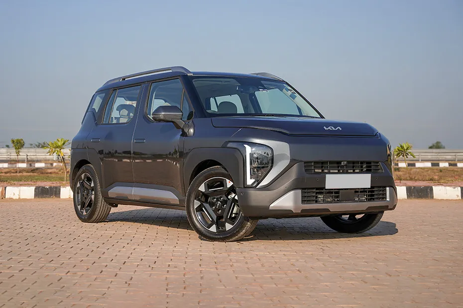 Kia Syros Front Right Quarter View
