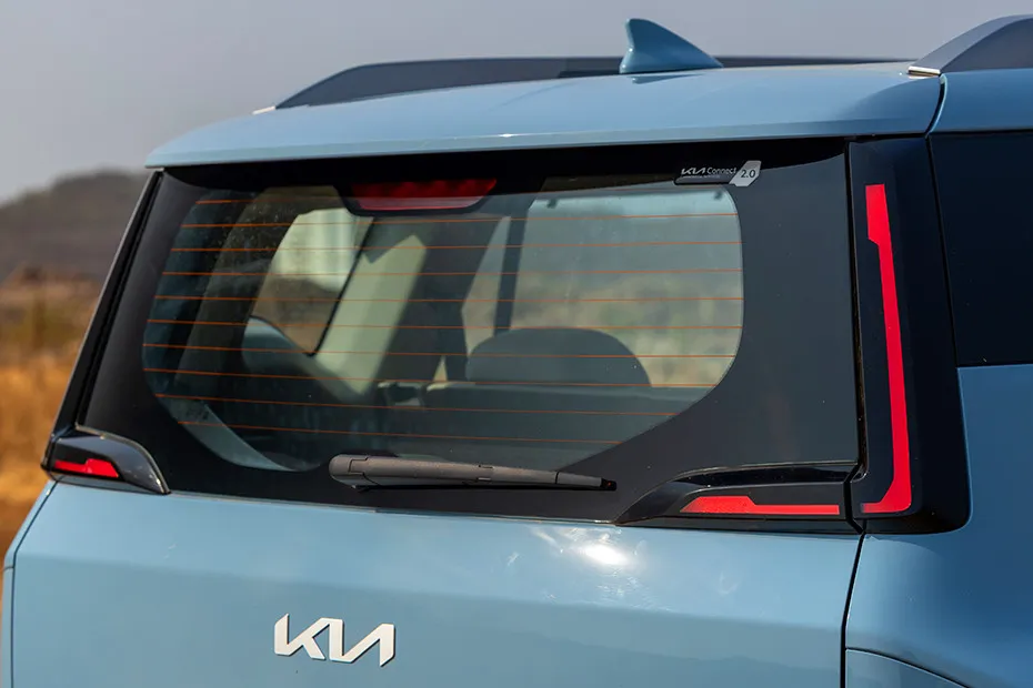 Kia Syros Rear Windshield