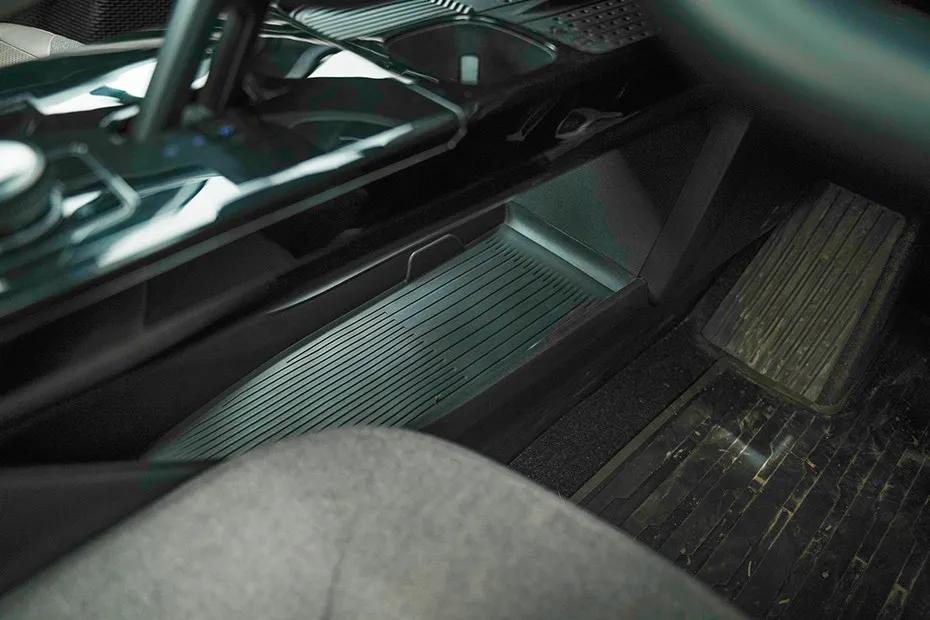 Mahindra BE 6 Centre Console Storage