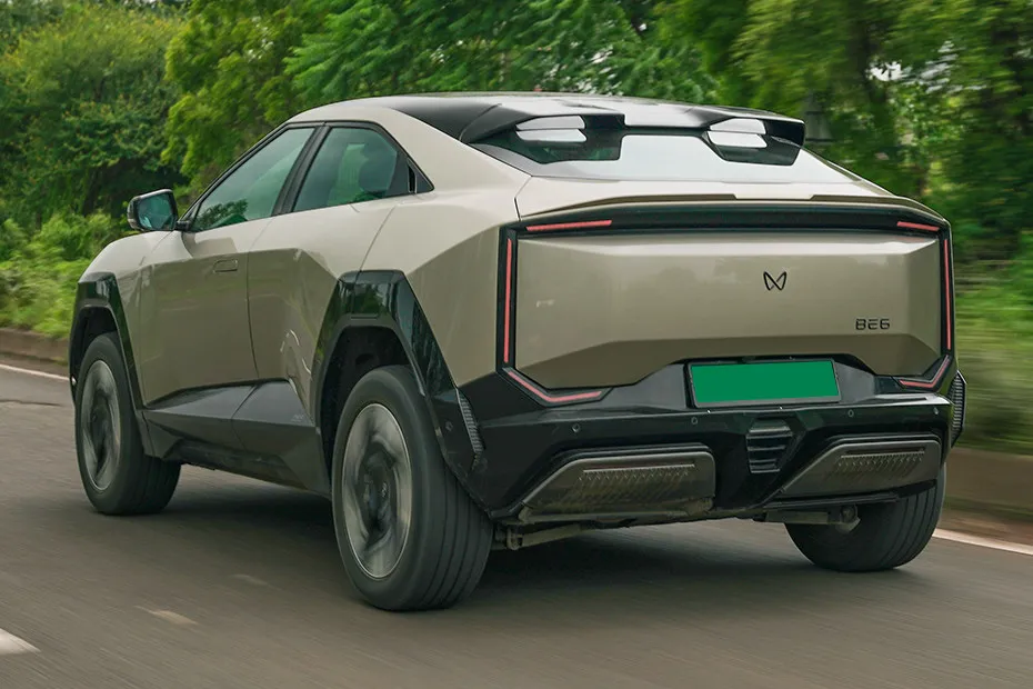 Mahindra BE 6 Driving: Rear Left Three Quarter View