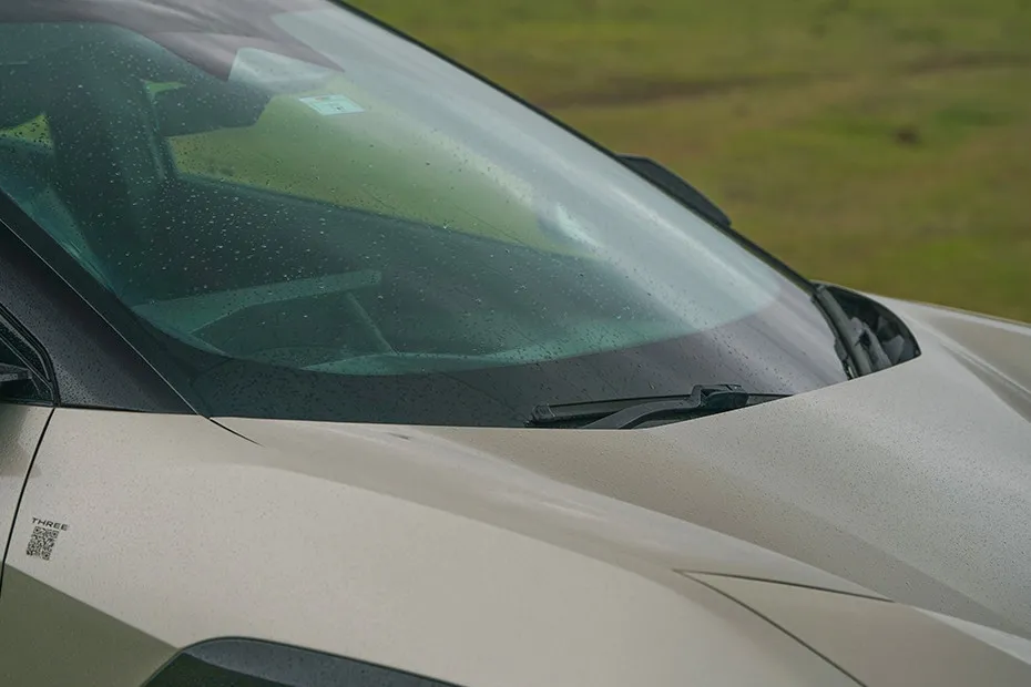 Mahindra BE 6 Front Windshield and Wiper