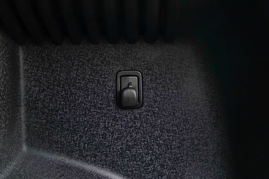 Mahindra BE 6 Luggage Hook