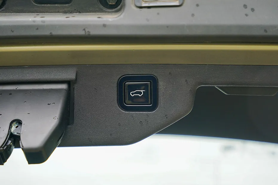 Mahindra BE 6 Powered Tailgate Button