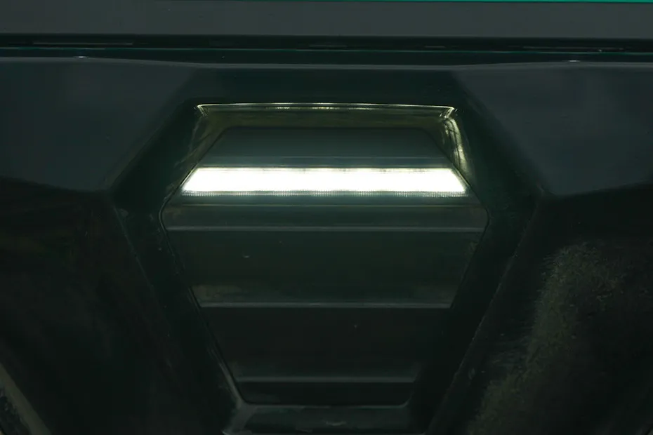 Mahindra BE 6 Reverse Lamp