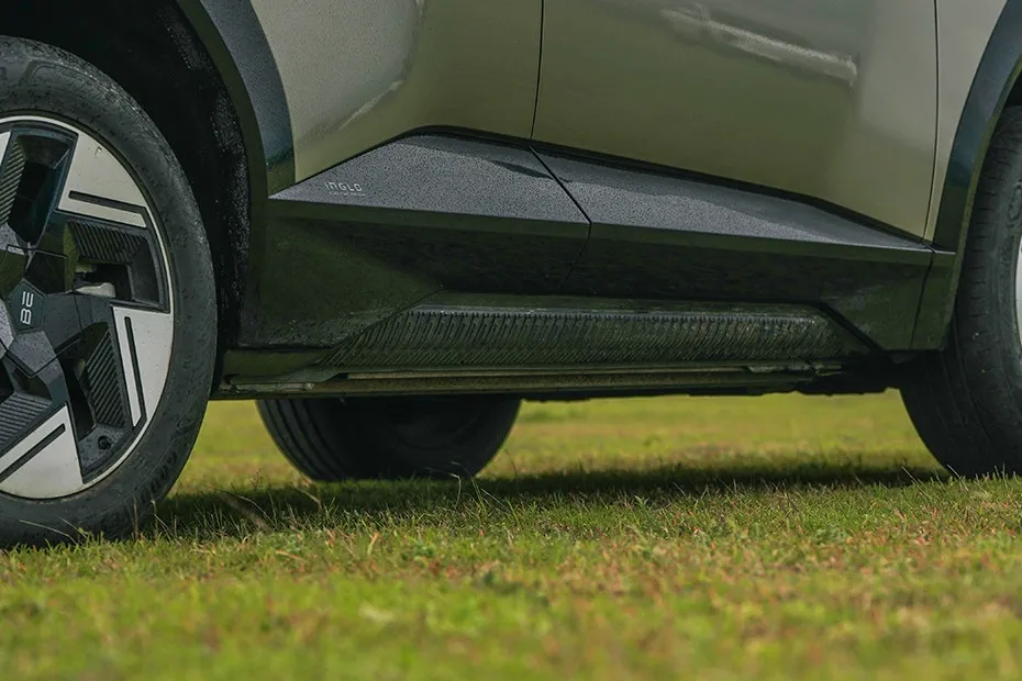 Mahindra BE 6 Side Skirt