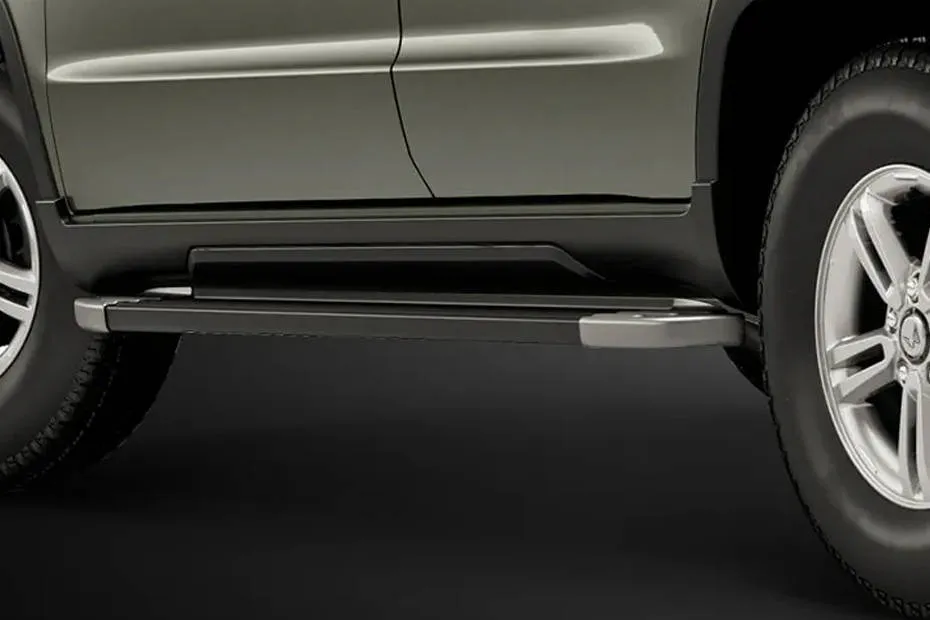 Mahindra Bolero Neo Muscular Side Step