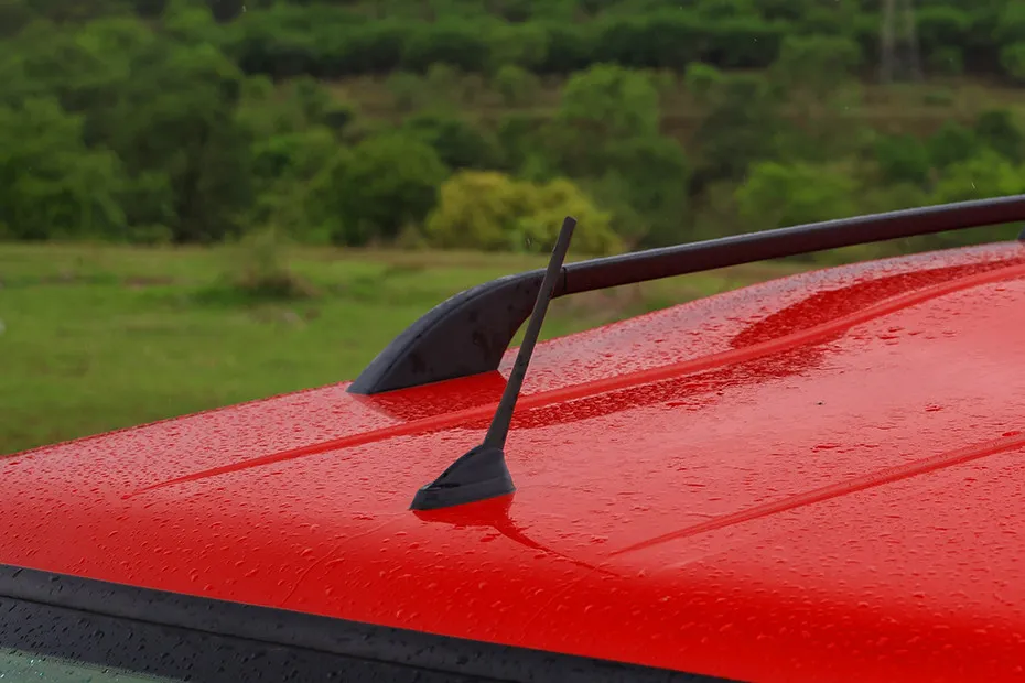 Mahindra Scorpio Antenna