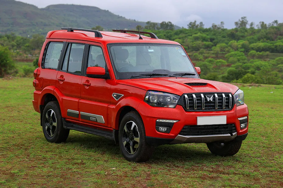 Mahindra Scorpio Front Right Quarter View