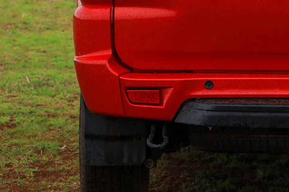 Mahindra Scorpio Rear Reflector