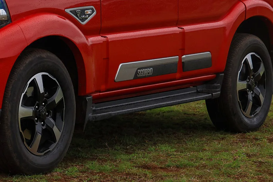 Mahindra Scorpio Side Step