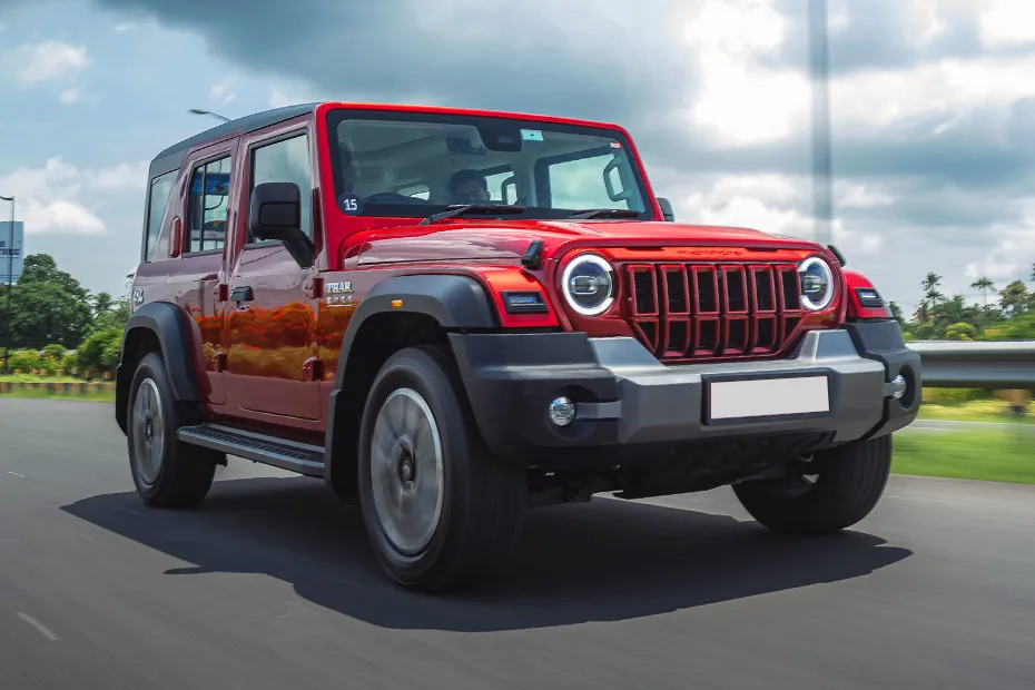 Mahindra Thar ROXX Driving: Front Right Quarter View
