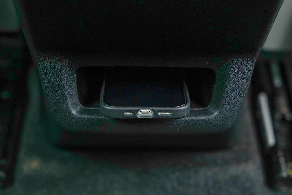 Mahindra XEV 9e Centre Tunnel Storage(Rear)