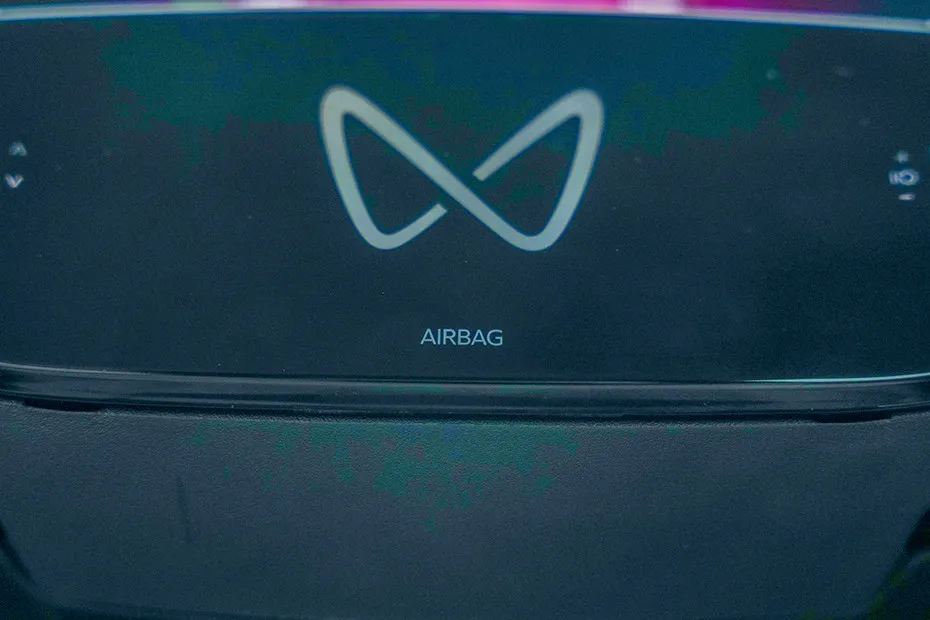 Mahindra XEV 9e Driver Airbag