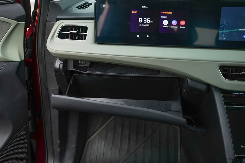 Mahindra XEV 9e Glovebox