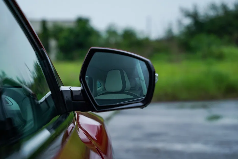 Mahindra XEV 9e Outside Mirror Glass