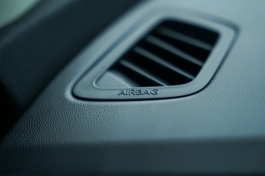 Mahindra XEV 9e Passenger Airbag