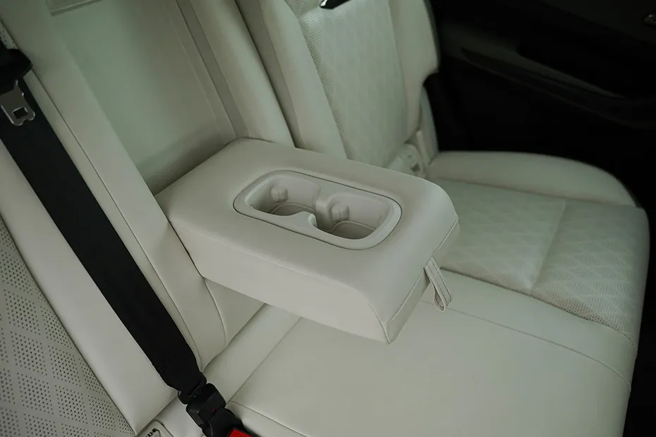 Mahindra XEV 9e Rear Centre Armrest