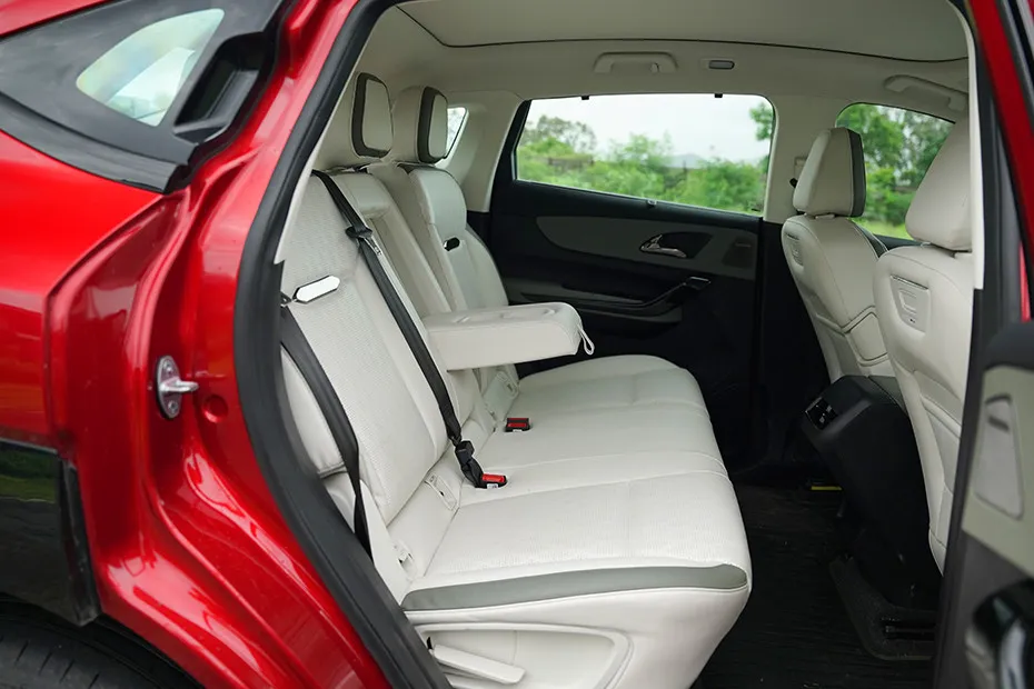 Mahindra XEV 9e Rear Seats With Arm Rest