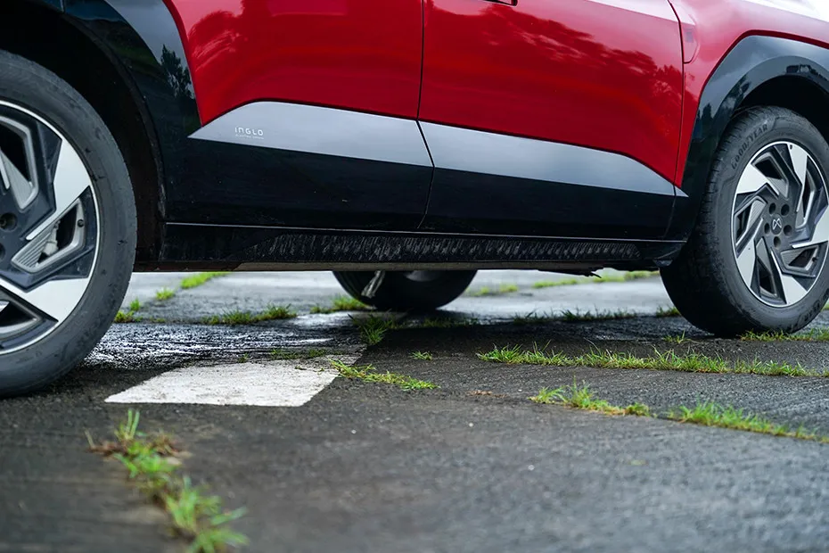 Mahindra XEV 9e Side Skirt
