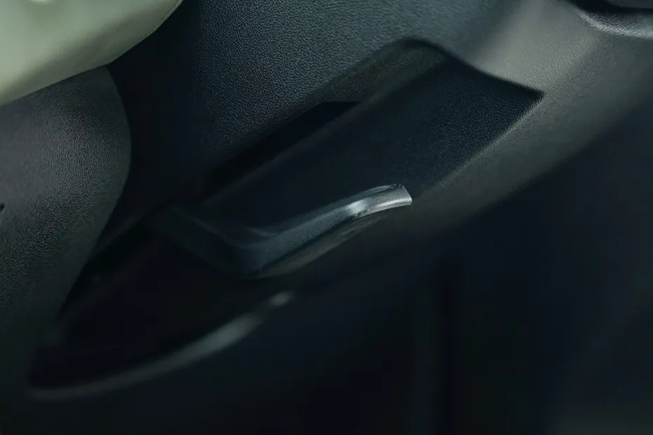 Mahindra XEV 9e Steering Adjustment