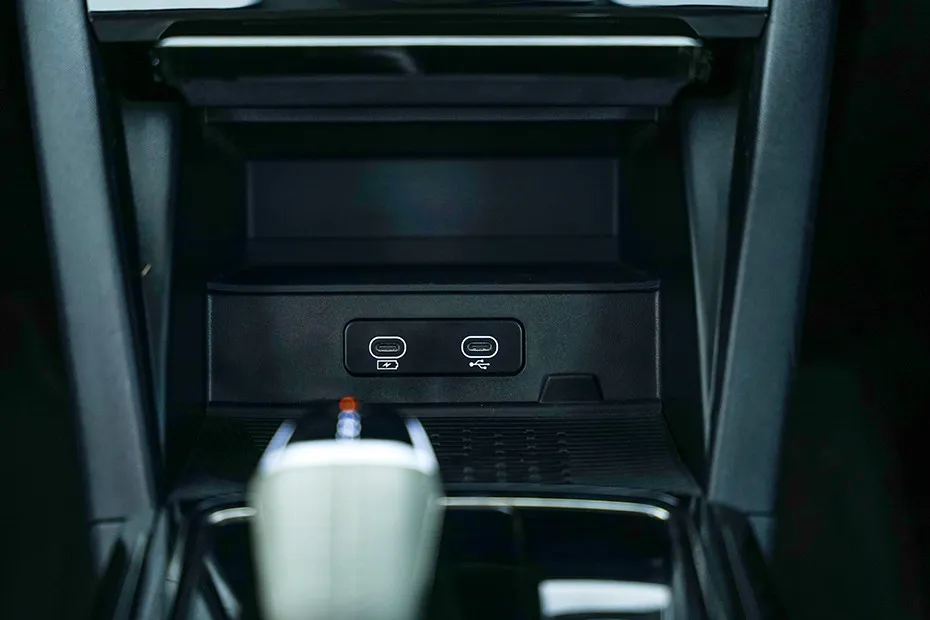 Mahindra XEV 9e Storage (Center Console)