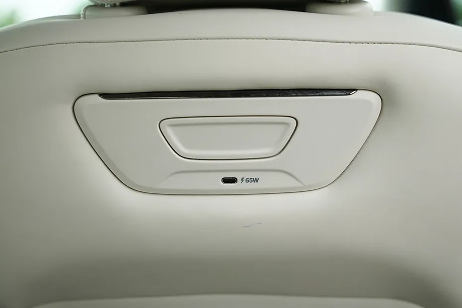 Mahindra XEV 9e USB Charging Port (Rear)
