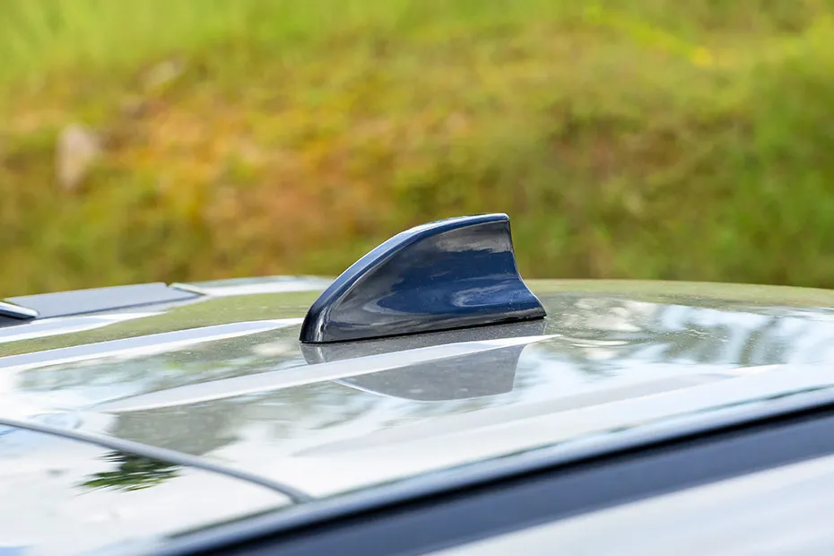 Mahindra XEV 9S Antenna