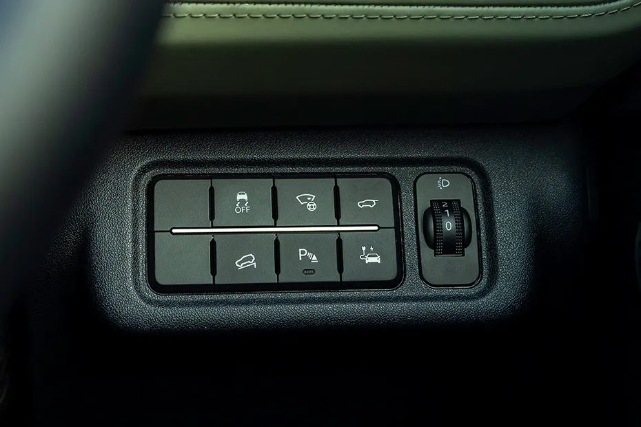 Mahindra XEV 9S Auto Start/Stop Button