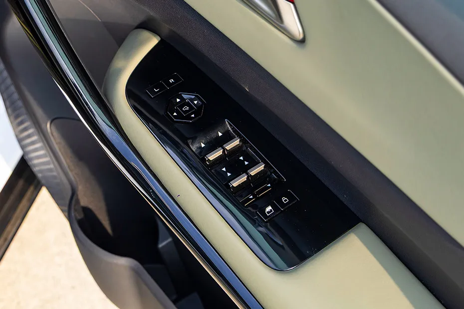Mahindra XEV 9S Door Controls