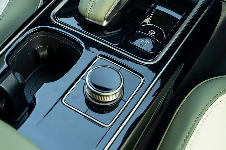 Mahindra XEV 9S Drive Mode Selector
