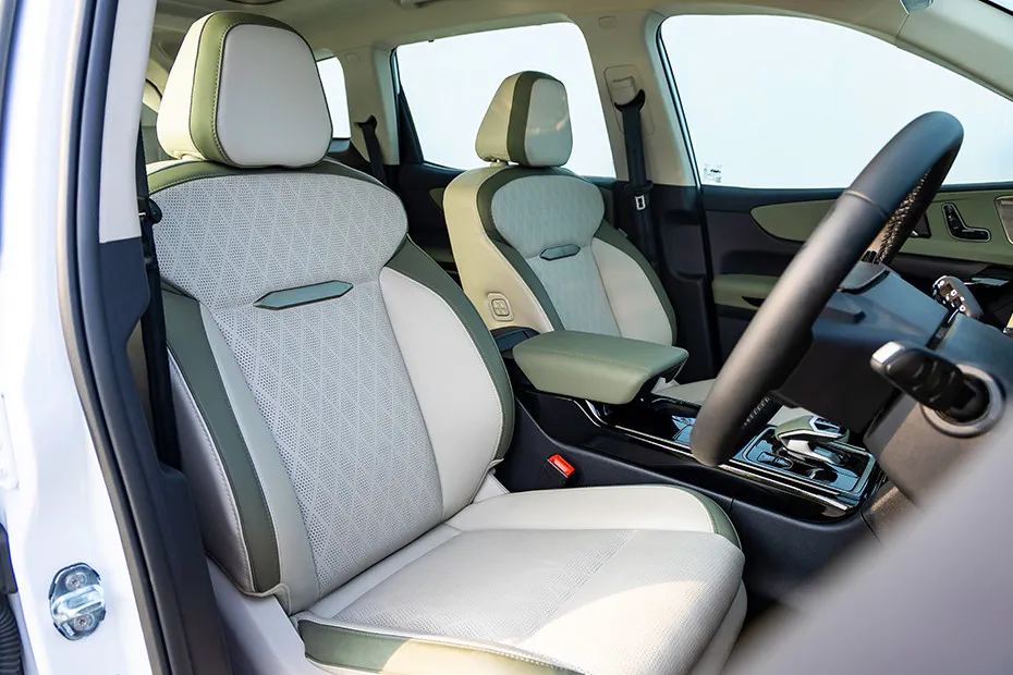 Mahindra XEV 9S Front Seat