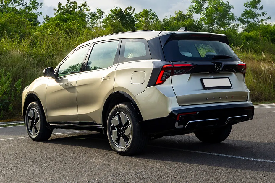 Mahindra XEV 9S Rear Left Three Quarter View