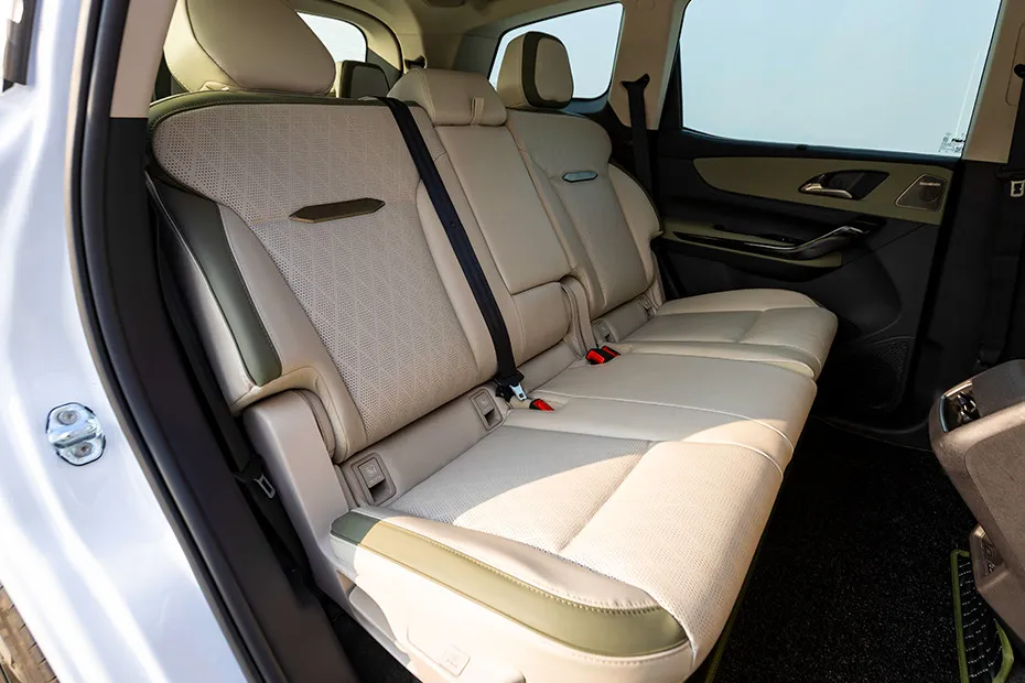 Mahindra XEV 9S Rear Seats