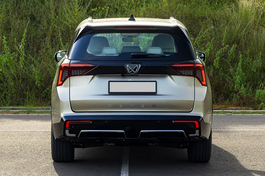 Mahindra XEV 9S Rear View