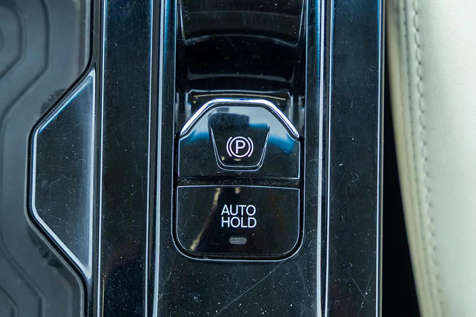 Mahindra XUV 3XO Auto Hold