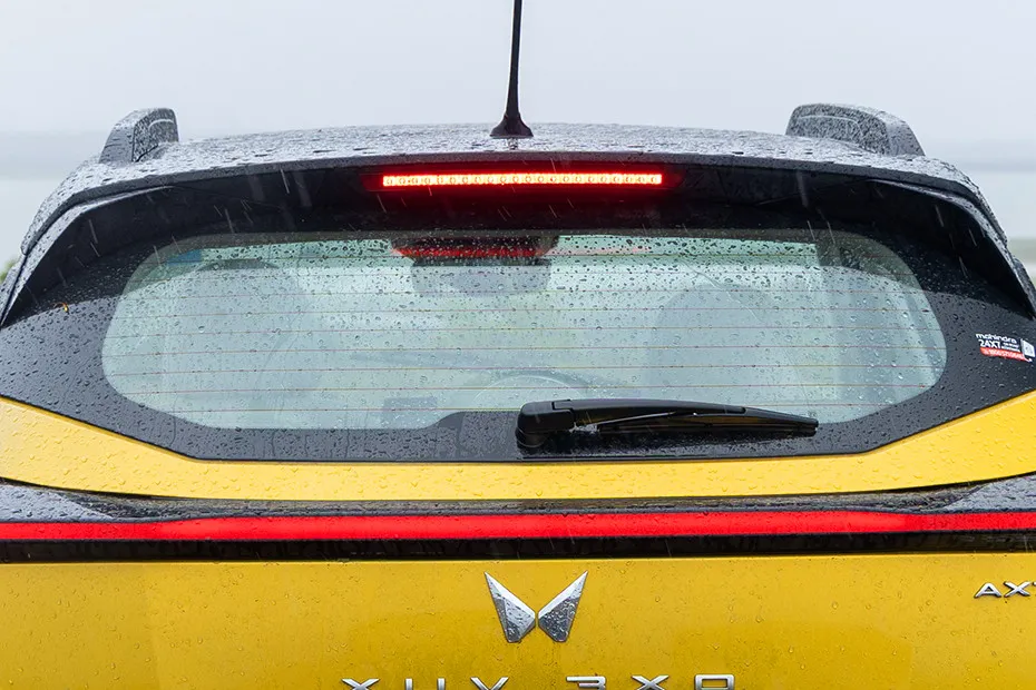 Mahindra XUV 3XO Rear Windshield