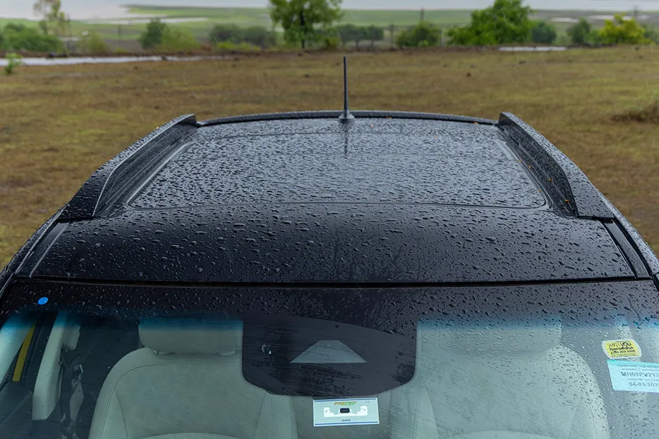 Mahindra XUV 3XO Roof Rails