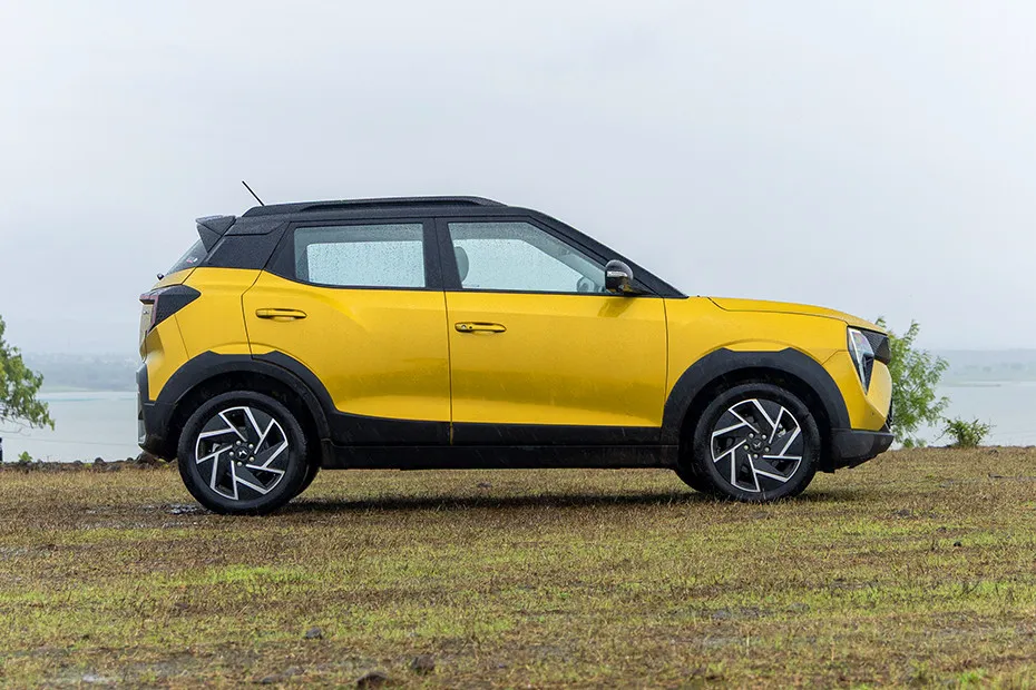 Mahindra XUV 3XO Side Profile View (Right)