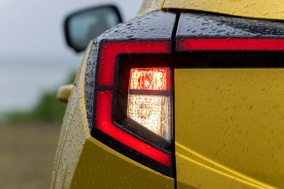 Mahindra XUV 3XO Turn Indicator (Rear)