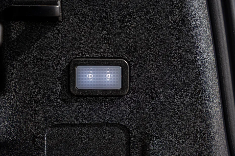 Mahindra XUV 7XO Boot Light